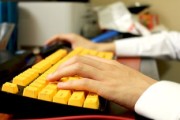 电竞游戏新模式推出频率是否应减缓，电竞模式有什么