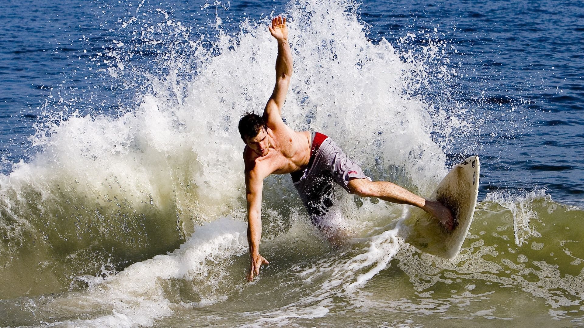 布隆迪足球青少年训练营吸引众多小将，布隆迪联赛